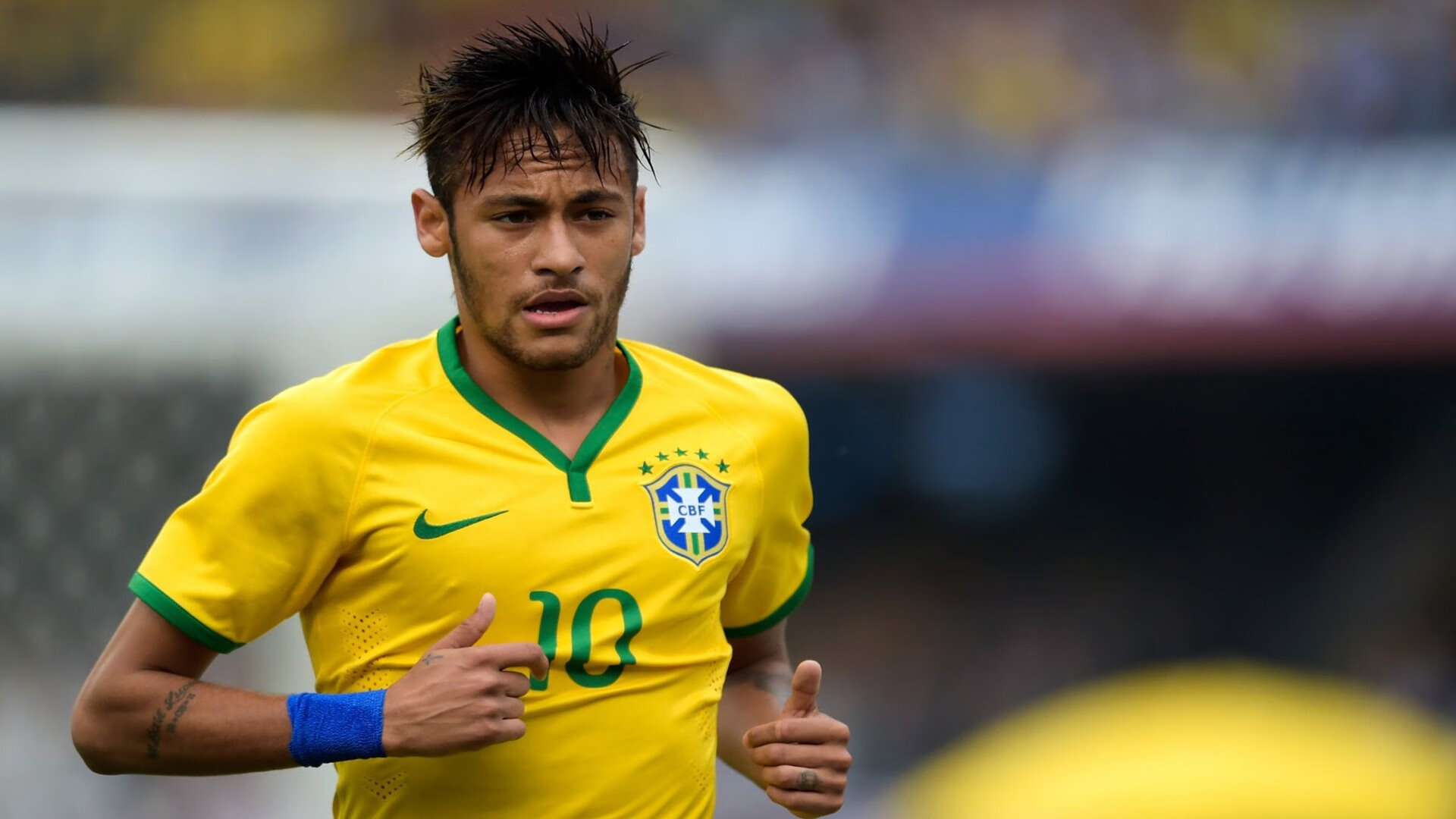 九游体育官方网站-麦基翁蝉联仰泳三项冠军，麦基翁拿了几块金牌